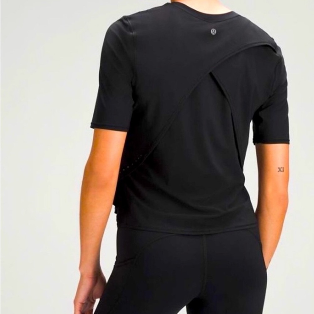 lululemon athletica Fold Over Black Running Short Sleeve Tee with UV protection